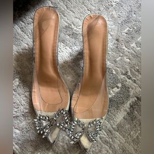 Transparent heels with a bow